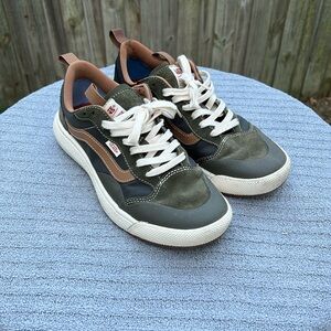 Vans Ultra Range size 8